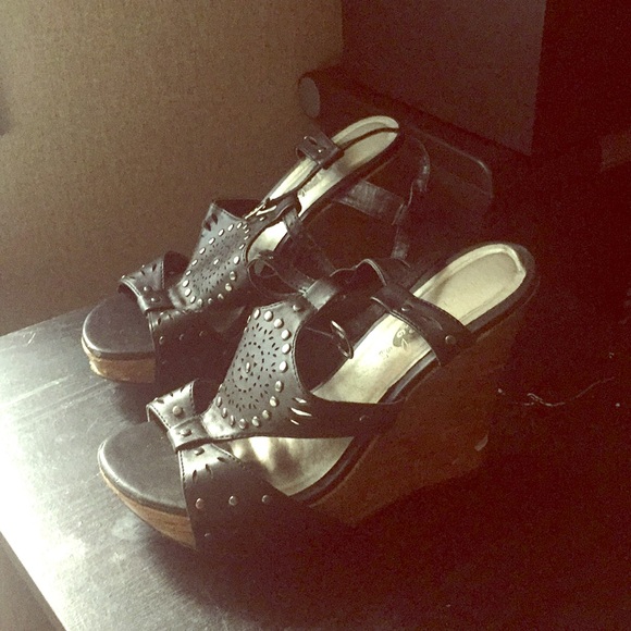 Rue 21 Wedges - Picture 1 of 2